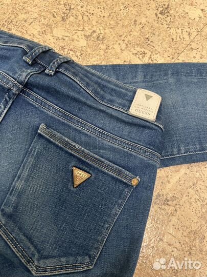 Джинсы guess