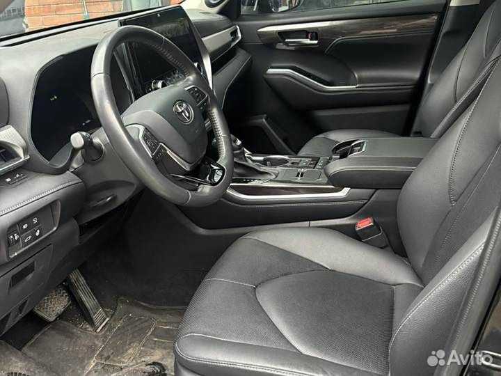 Toyota Highlander 2.4 AT, 2022, 28 000 км