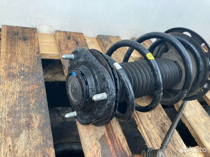 Амортизатор передний левый Lexus NX рест. AGZ10