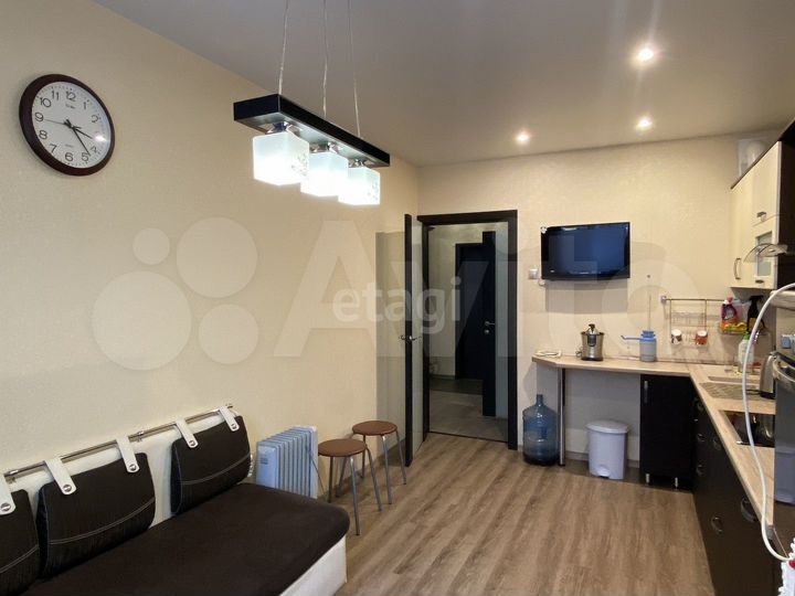 2-к. квартира, 72,2 м², 1/17 эт.