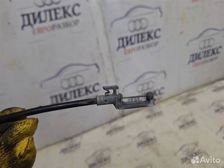 Трос открывания капота Audi Q7 2005
