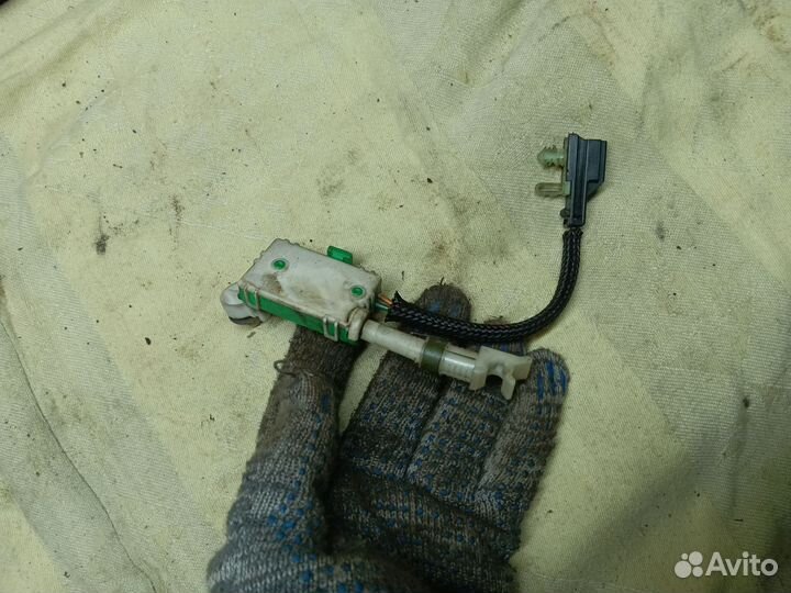 Датчик педали тормоза Sable Taurus 3 96г