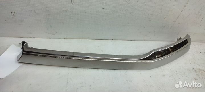 Молдинг решетки радиатора левый Toyota Hilux AN120