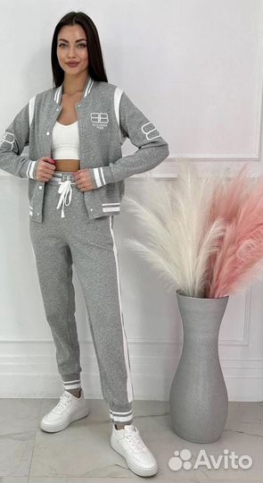 Спортивные костюмы женские новые44,46,48,50,52,54
