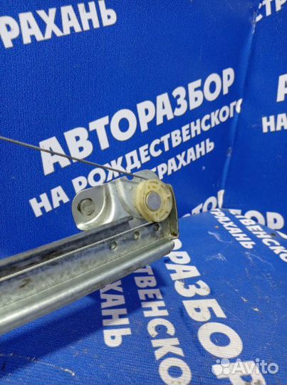 Передний правый стеклоподъемник Renault Logan 1