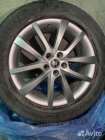 Оригинальные диски Skoda с резиной Pirelli