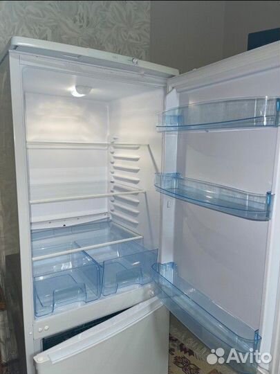 Холодильник Бирюса