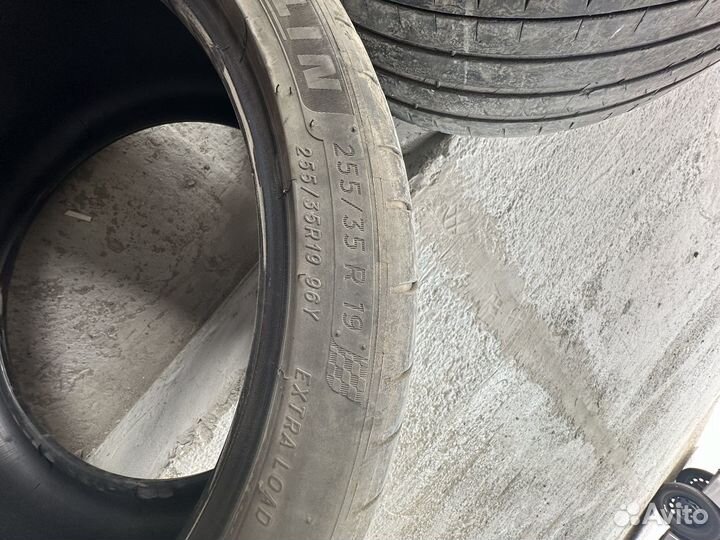 Michelin Pilot Sport 4 S 225/40 R19 и 255/35 R19