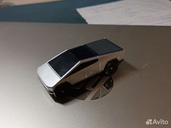 Машинка Hot wheels на пульте управления