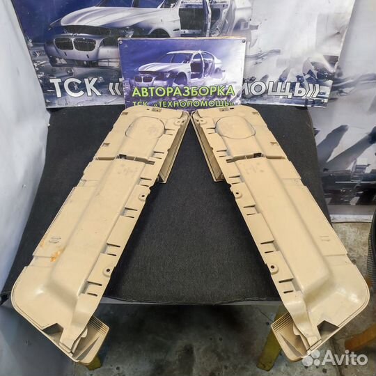 Бежевые карманы двери Volkswagen Passat B3