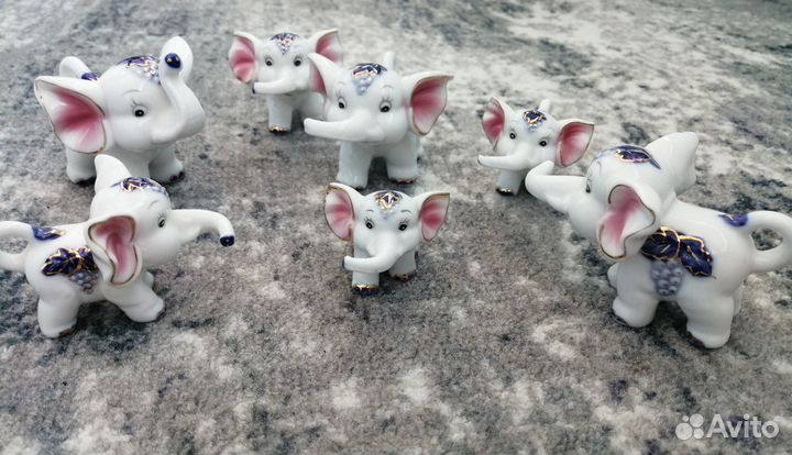 Фарфоровые статуэтки Слоники