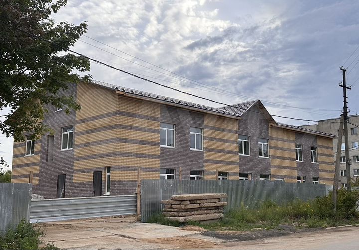 Здание, 823 м²