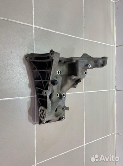 Кронштейн кондиционера Porsche Cayenne 1