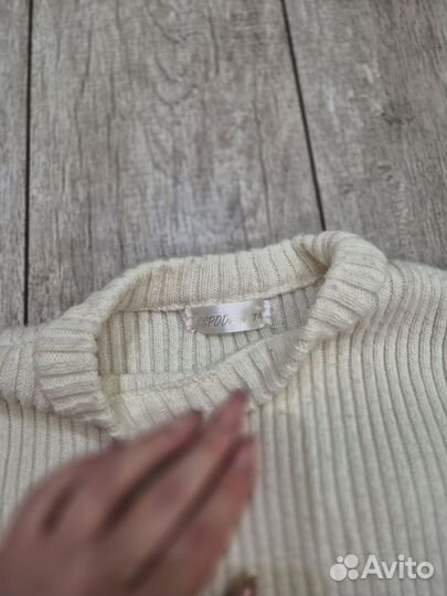 Вязанный костюм на девочку