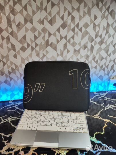 Нетбук Acer D257