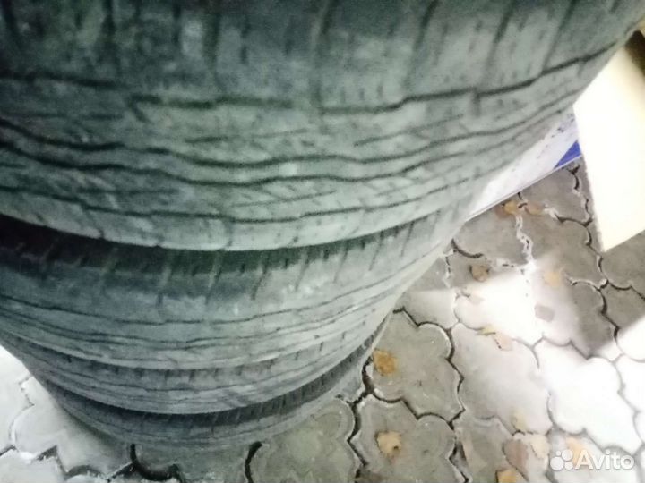 Bridgestone Dueler H/T 687 225/65 R17