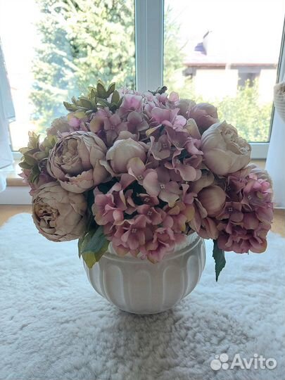 Цветочная композиция с вазой