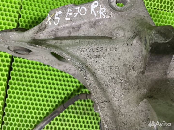 Кулак задний правый BMW X5 E70 2007-2013