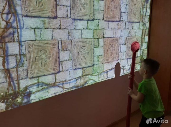 Интерактивная стена кидалки для детей
