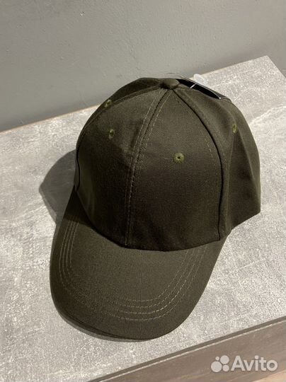 Кепка новая темно-зеленая