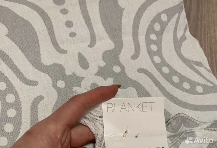 Полотенца, плед hm много