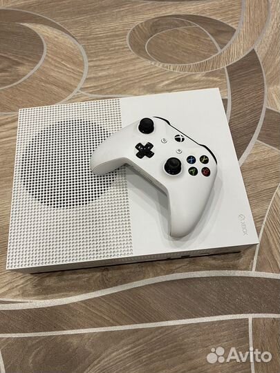 Xbox One S 1TB с играми