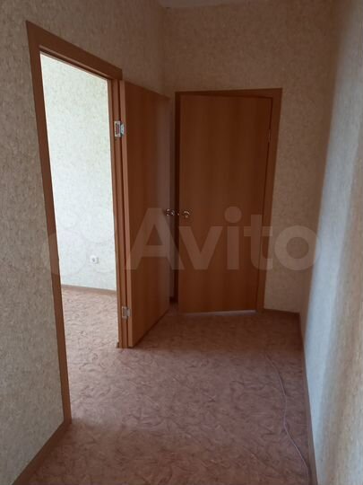 2-к. квартира, 48 м², 1/3 эт.