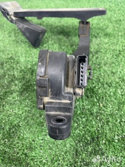 Педаль газа Kia Sportage SL D4HA 2011