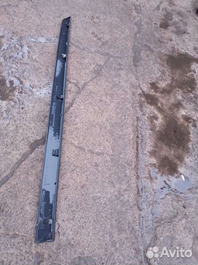 Volvo S60 молдинг передний правой двери