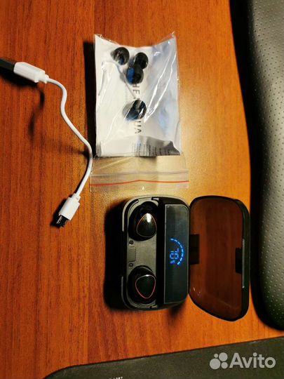 Беспроводные наушники TWS с зарядным боксом