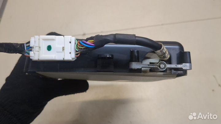 Дисплей мультимедиа Infiniti QX56, 2006