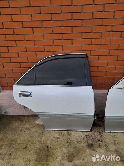 Дверь Toyota Crown, левая задняя GS171