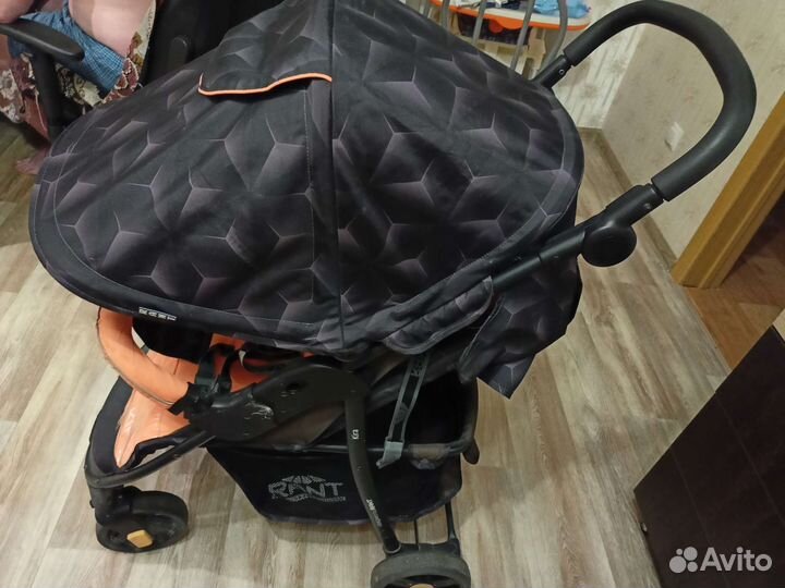 Прогулочная коляска