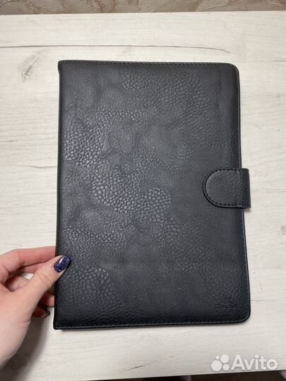 Чехол на iPad