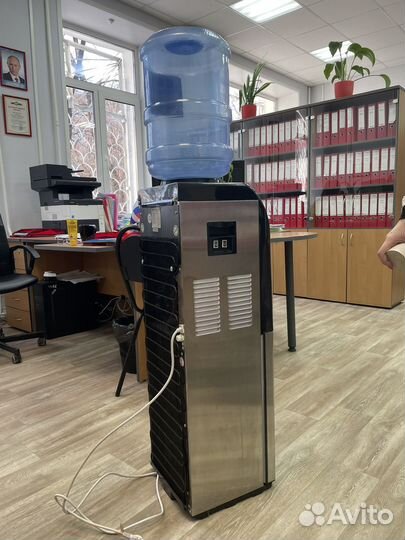 Куллер для воды + холодильник