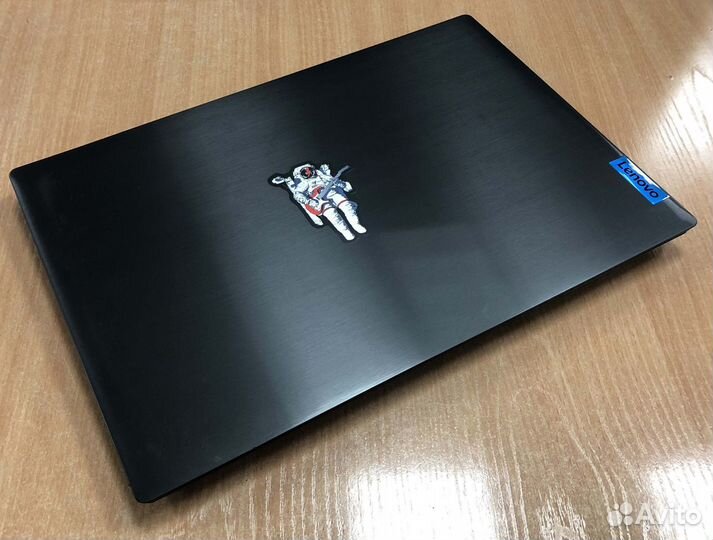 Lenovo/i5 9300/8GB/GTX1050/256GB SSD/15.6 IPS FHD