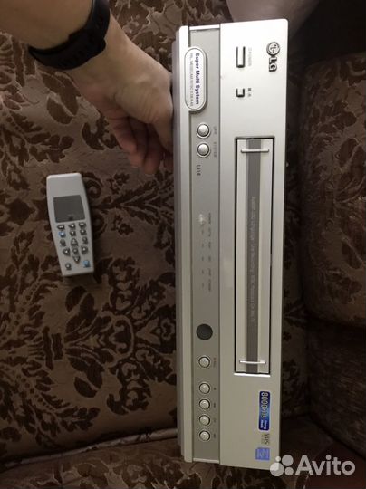 Видеомагнитофон LG