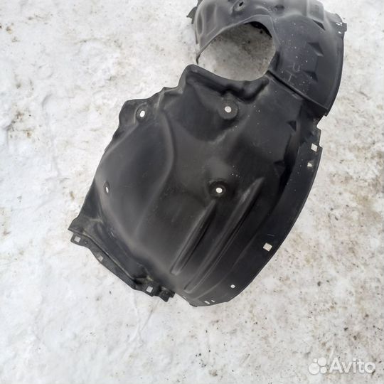 Подкрылок передний правый Mazda 6