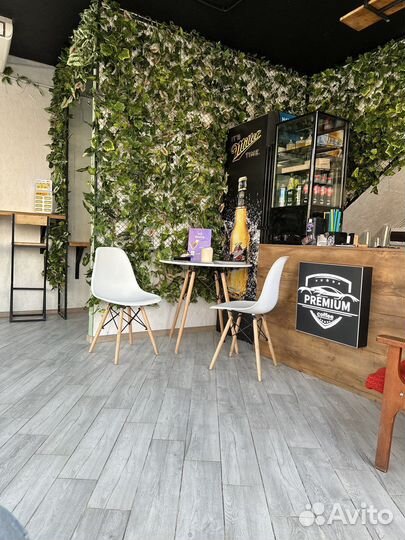 Бариста в кофейню