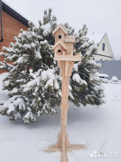 Кормушка для птиц из дерева