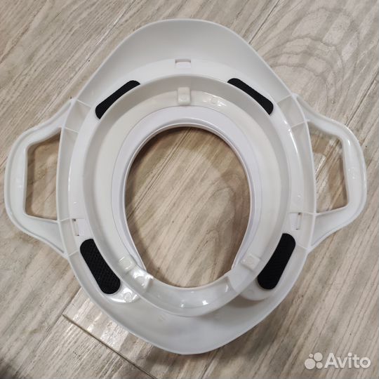 Детское сиденье на унитаз