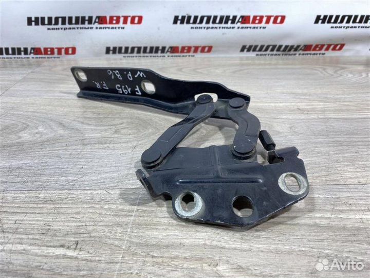 Петля капота правая Volkswagen Passat B6 1.8 2009