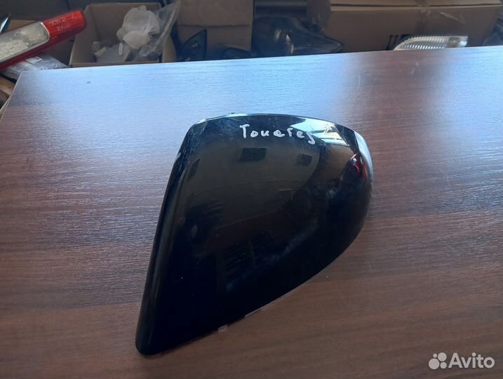 Крышка зеркала левого Volkswagen Touareg 2