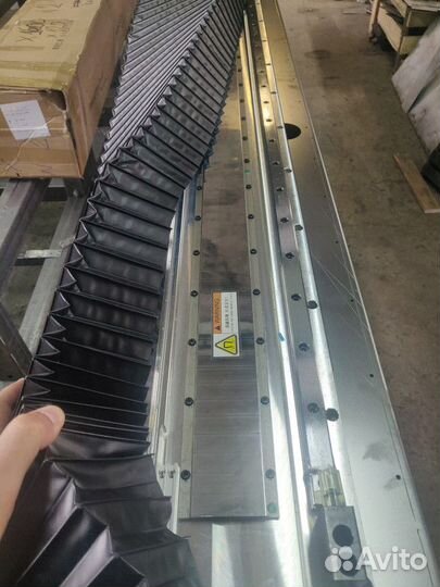 Оптоволоконный лазерный станок TauLaser 3015