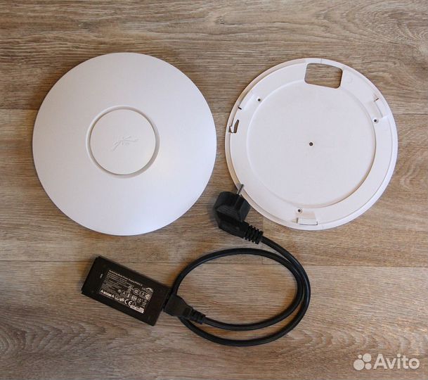 Точка доступа Ubiquiti Unifi AP