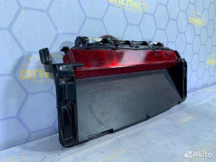 Стоп сигнал на заднем стекле Opel Vectra B X20XEV