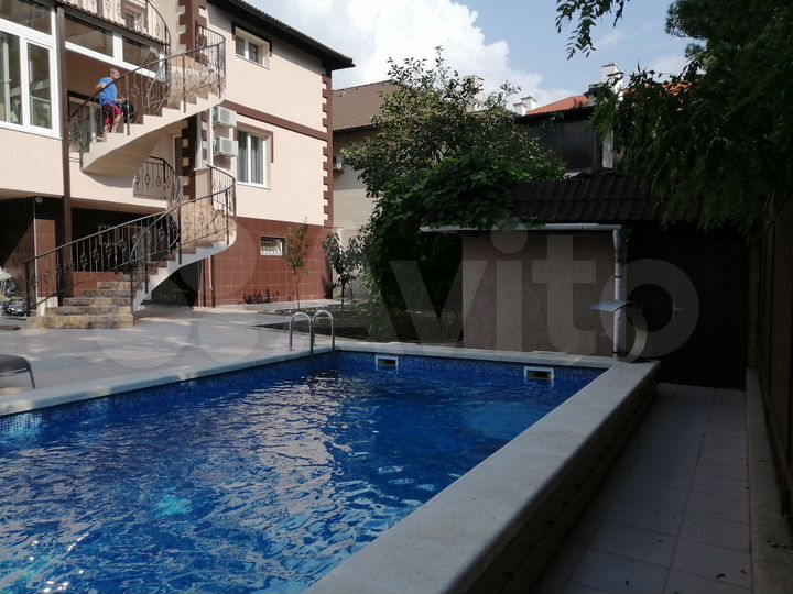 Комната 50 м², 1/2 эт.