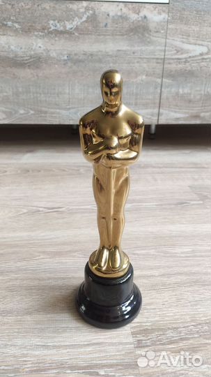 Статуэтка фарфоровая Оскар