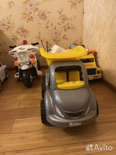 Игрушка грузовик