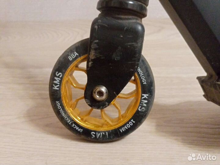 Трюковой самокат reaction stunt 2.0